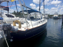 Beneteau Center Cockpit 42 full