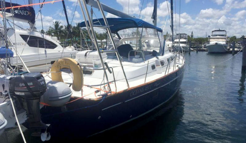 Beneteau Center Cockpit 42 full