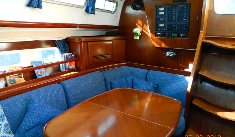 Beneteau Center Cockpit 42 full