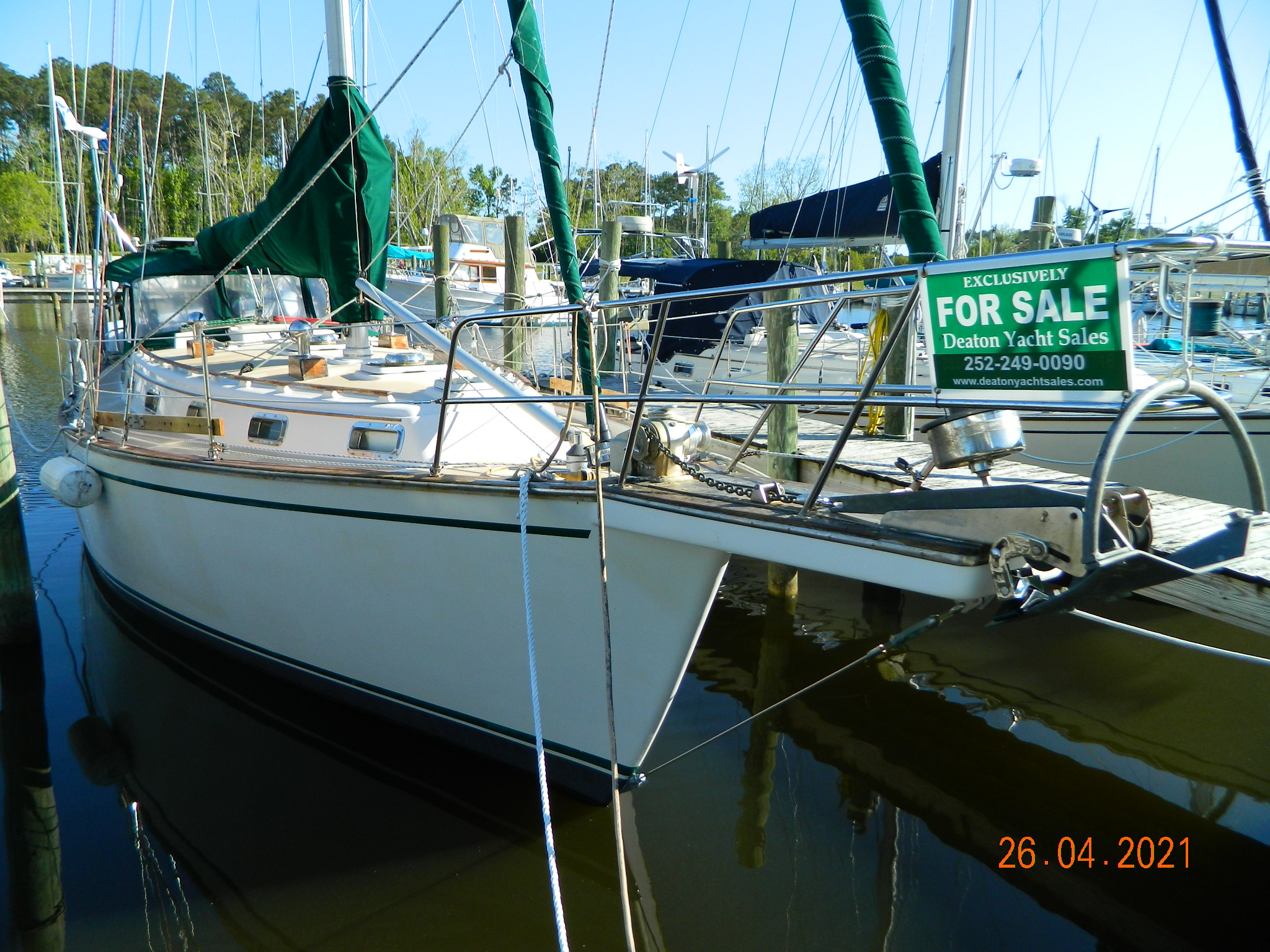 deaton yacht sales