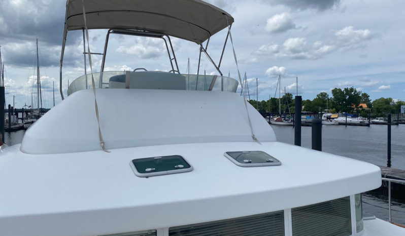 2004 Lagoon Power 43 full