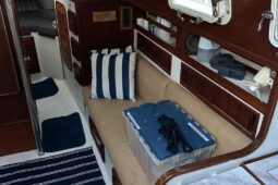 1978 Endeavour 32 Sloop full