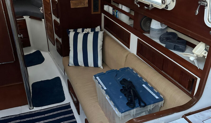 1978 Endeavour 32 Sloop full