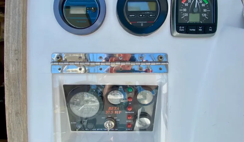 1979 Valiant 37 full