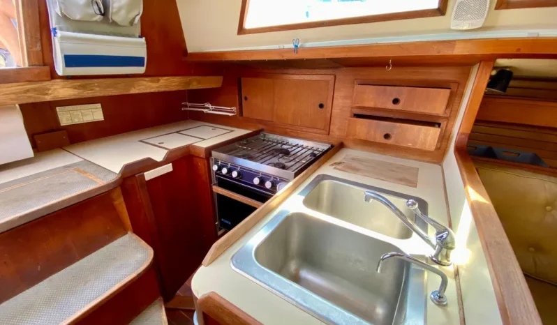 1979 Valiant 37 full