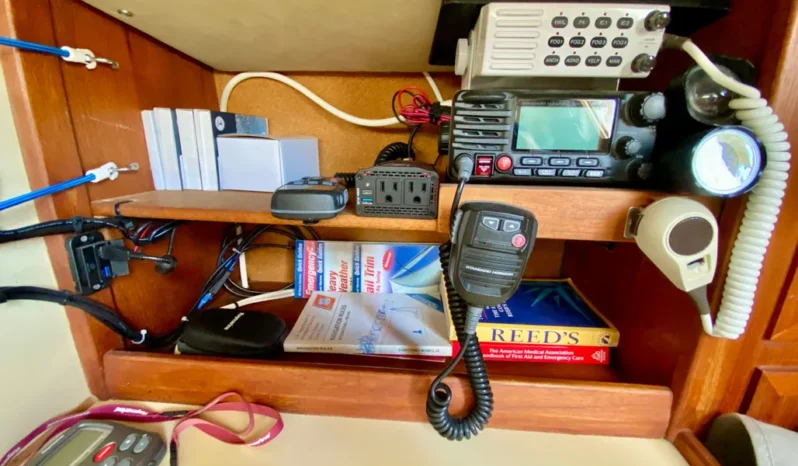 1979 Valiant 37 full