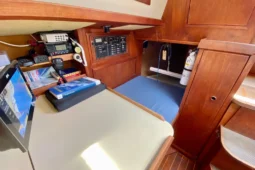 1979 Valiant 37 full