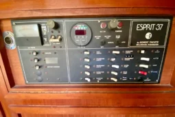 1979 Valiant 37 full