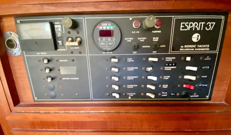 1979 Valiant 37 full