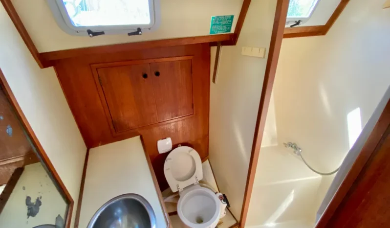 1979 Valiant 37 full