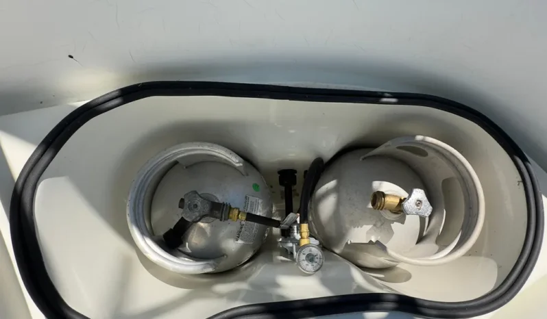 2000 Beneteau 411 full