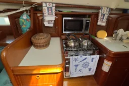 2000 Beneteau 411 full