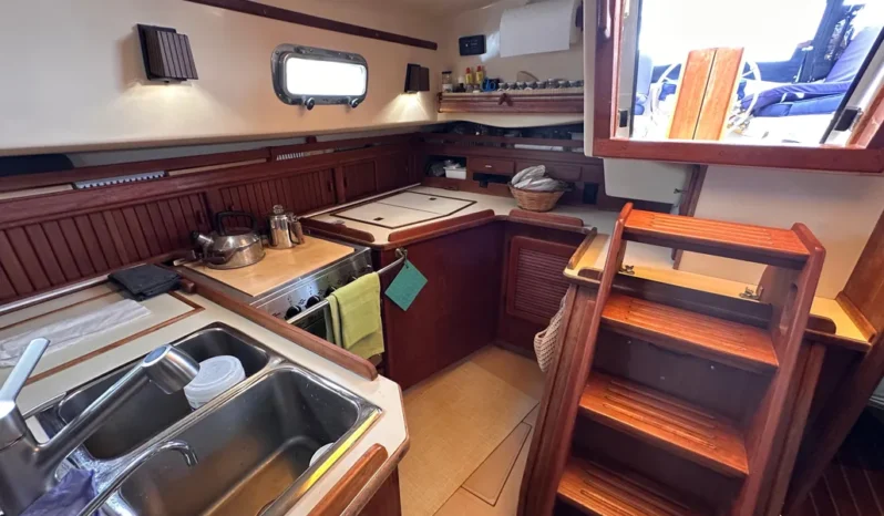 1989 Island Packet 35 full