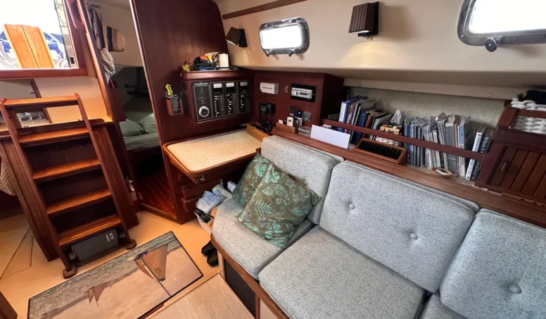 1989 Island Packet 35 full