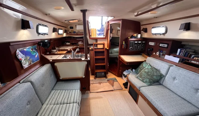 1989 Island Packet 35 full